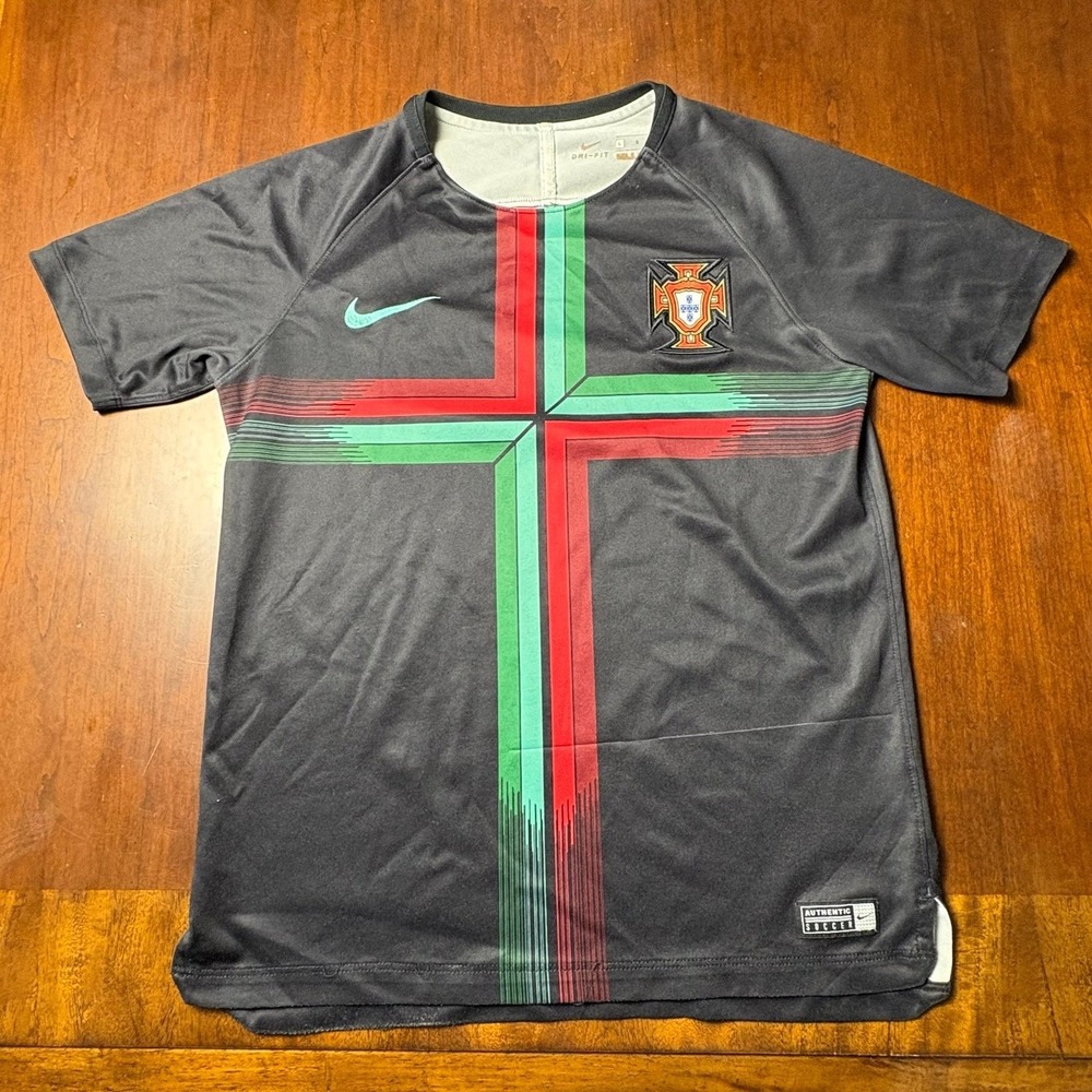 Nike Portugal 2018 Away Soccer Jersey Black Dri-FIT Youth Large 893715-010